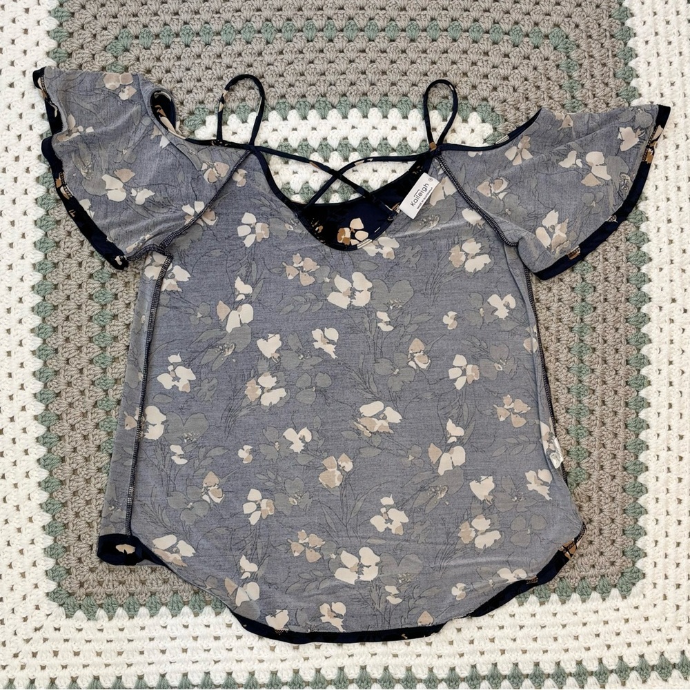 Kaileigh Navy Off Shoulder Floral Top, Women Sz S, Back Criss Cross Design - Picture 11 of 11